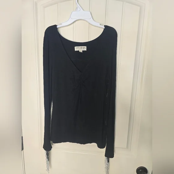 Black and Silver Fringe Blouse - Picture 2 of 8